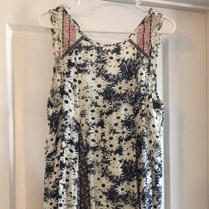 Dress with Vneck Back